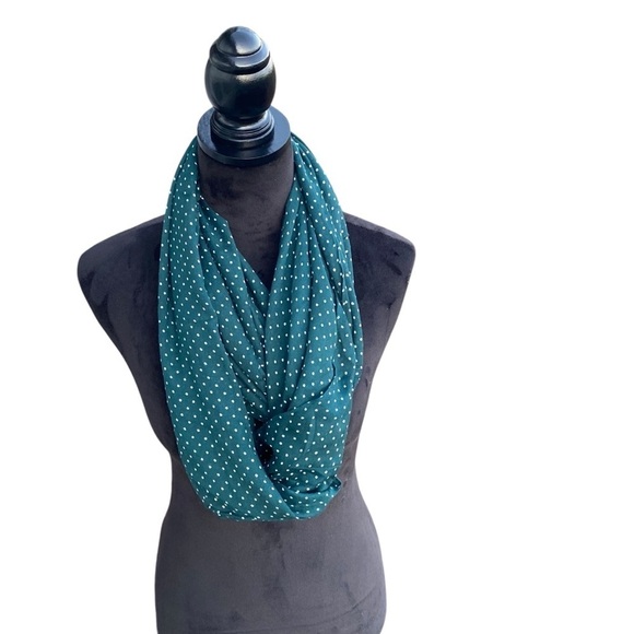 Loft Outlet Ladies Green And White Polka Dot Infinity Scarf cozy boho - Picture 10 of 13